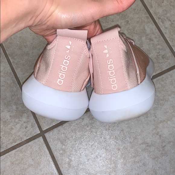 Adidas sneakers shoes tubular viral pink size 7.5 - Picture 3 of 4